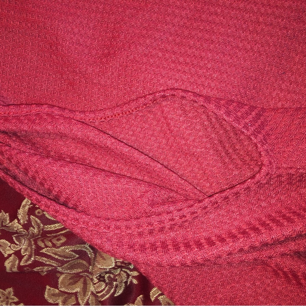 Red Shoulderless Knit Top - Picture 4 of 7
